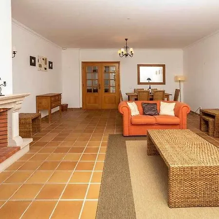 Apartment T2 Muito Espacoso Na Praia Del Rey Obidos Piscina Comum Praia del Rei