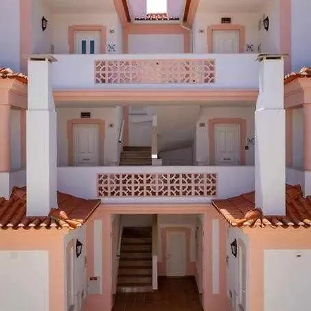 Apartment T2 Muito Espacoso Na Praia Del Rey Obidos Piscina Comum