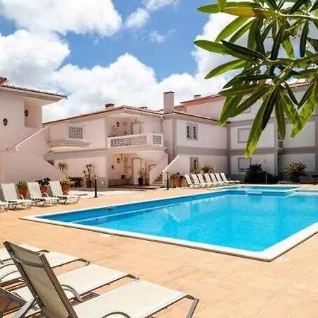 T2 Muito Espacoso Na Praia Del Rey Obidos Piscina Comum *